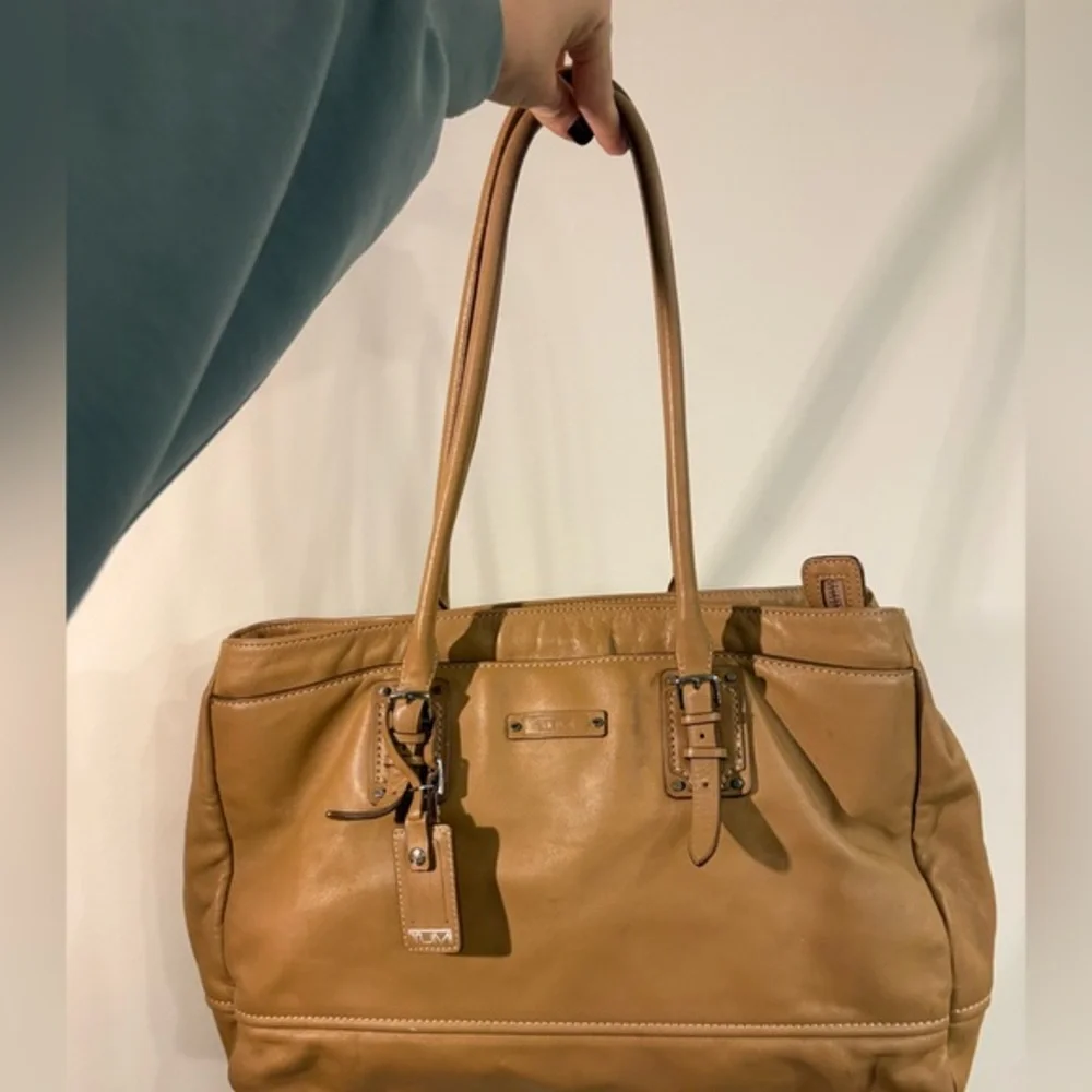 TUMI leather handle shoulder bag camel tan